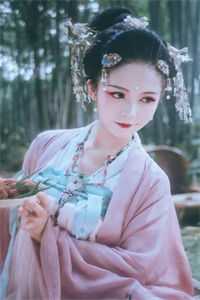 秦怀礼怀礼写的小说京城玫瑰被天价拍卖后，狗男人悔疯了
